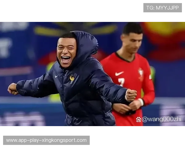 姆巴佩点球造犯规并亲自命中，法国迎来突破